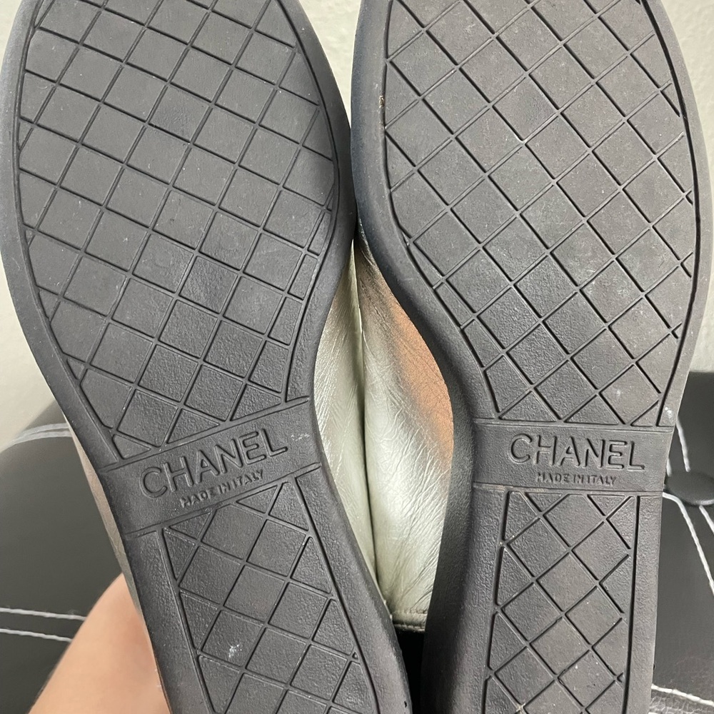 CHANEL Silver Leather Sneakers Sz 6.5 EXCELLENT CONDITION!! - Picture 6 of 8